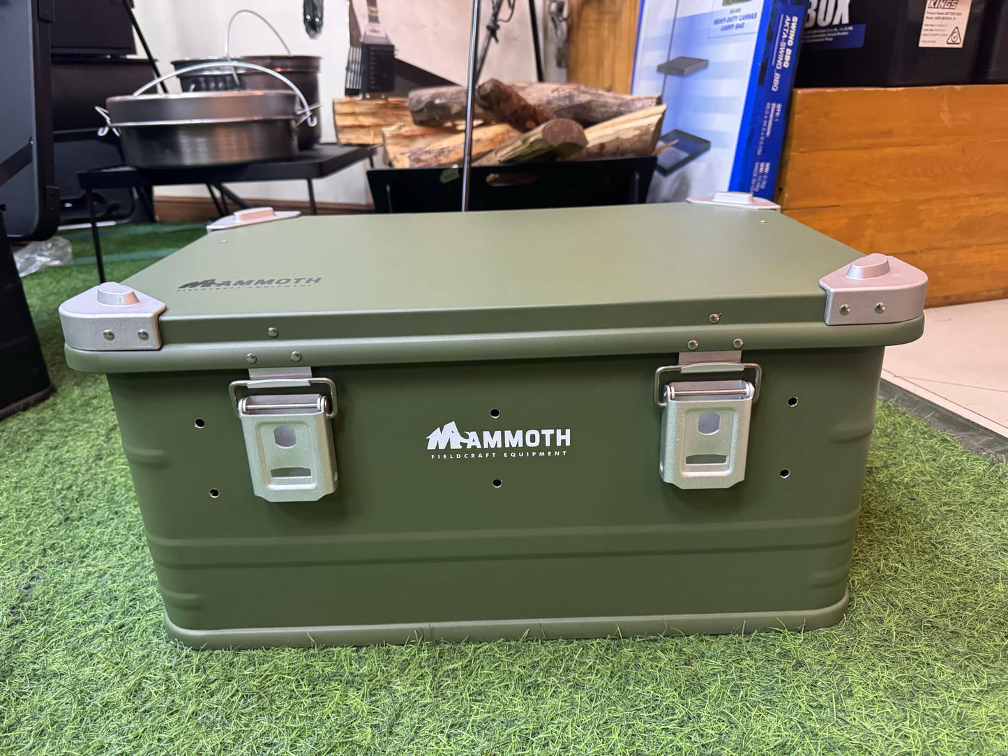 Mammoth Fieldcraft Eqiuipment Lightweight Aluminum Camp Box with Table Extension