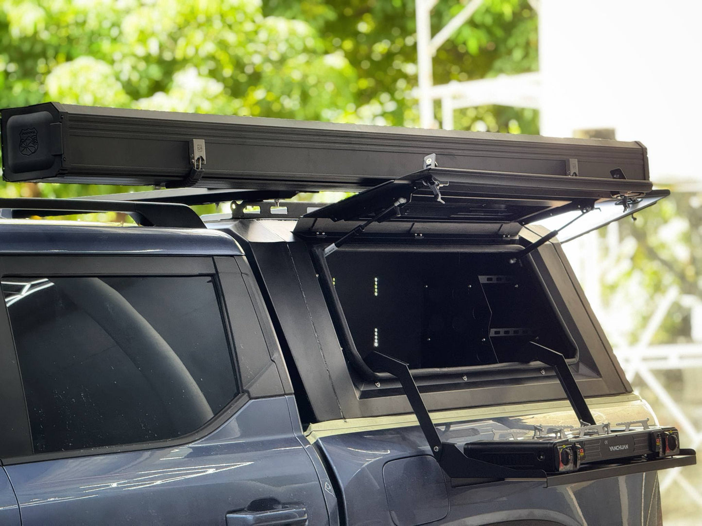 Mammoth Aluminum Canopy Box