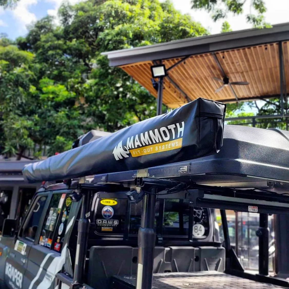 Mammoth Switch Blade 270 Awning with legs