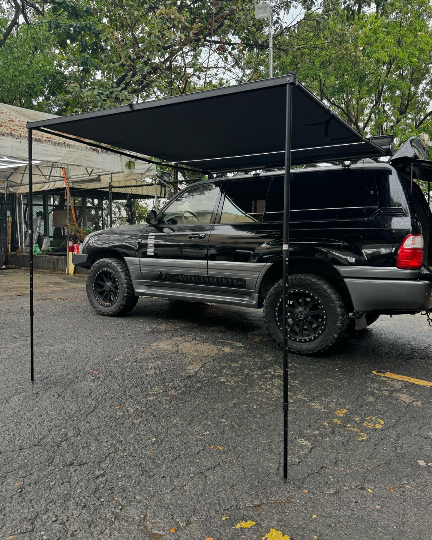 Mammoth Switchblade Automatic  Hardshell Awning